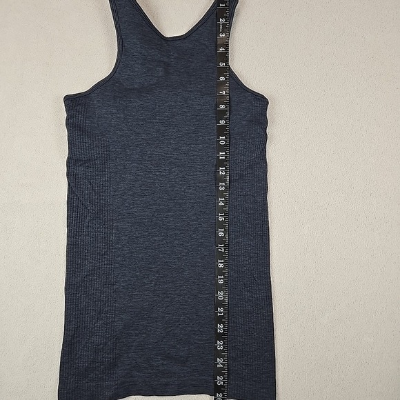 Lululemon Women's Padded Racerback Seemlessly Tank Top Navy (Size 6 Tag Removed) - Picture 6 of 9